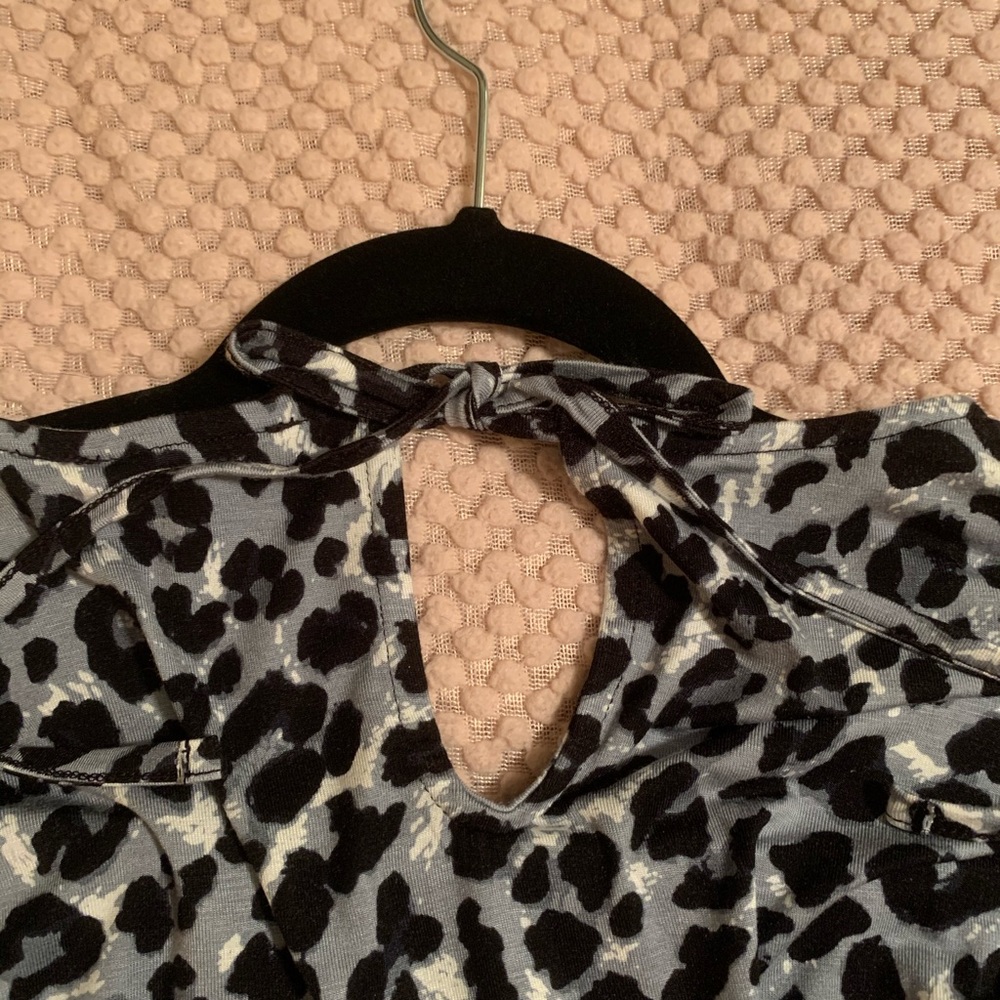 Romper - Picture 2 of 4